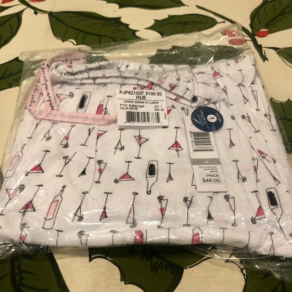 HUE Printed Capri Pajama Sleep Pant, White - Icy Margarita - Picture 6 of 11